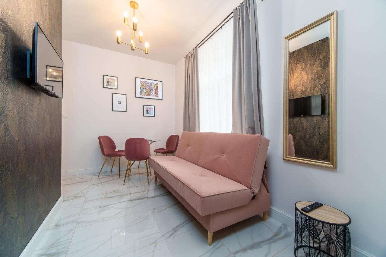 Rint - Zlota 8 Aparthotel Bialystok Bagian luar foto