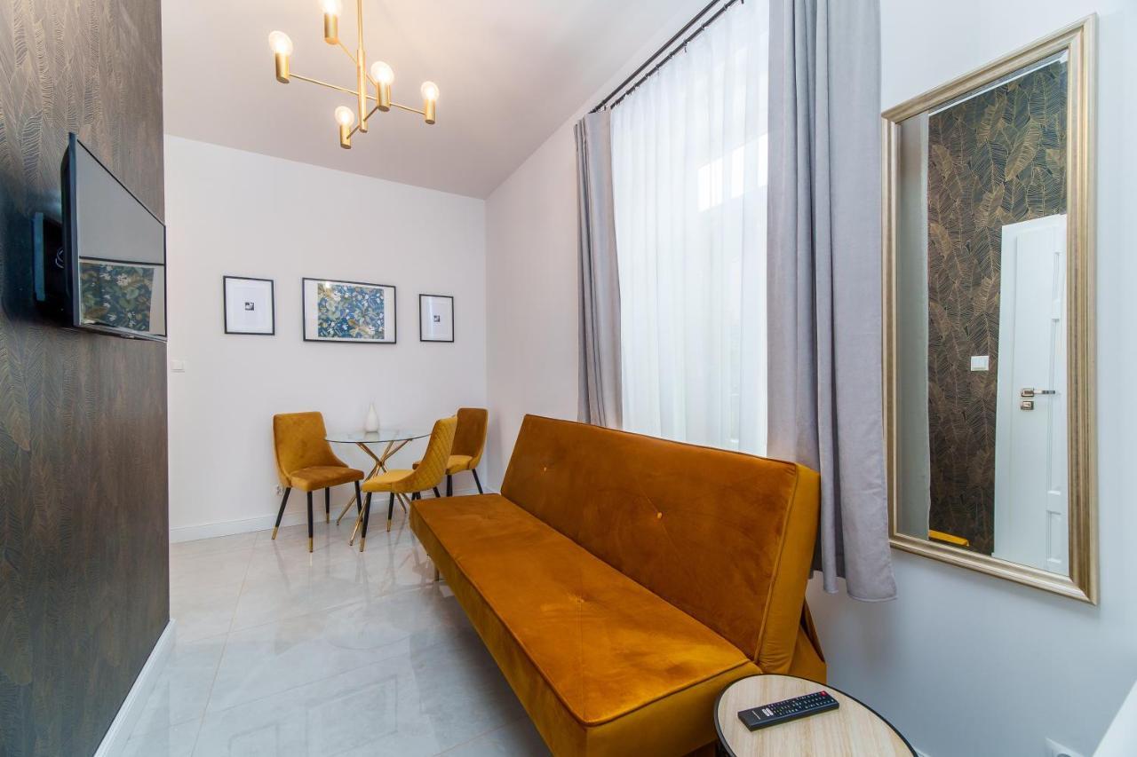 Rint - Zlota 8 Aparthotel Bialystok Bagian luar foto